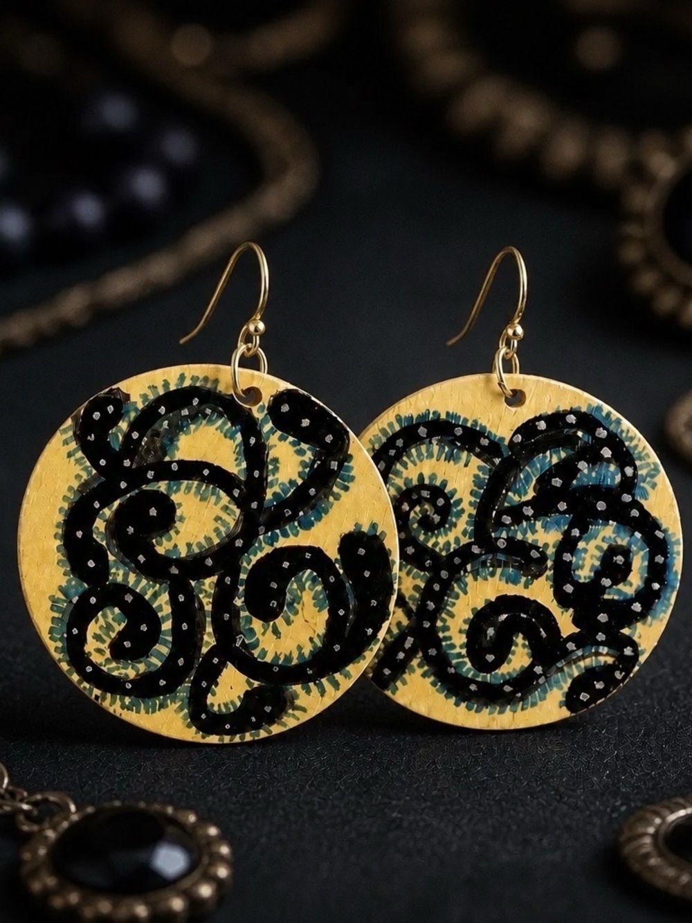 Chic Style Hand Designed Elegant Black and Gold Filigree Disc Earrings - Picture 2 of 2